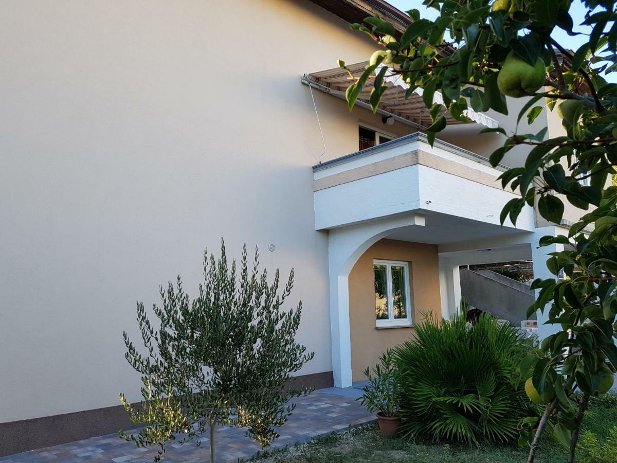 Apartments Olivera Supetarska Draga Exterior photo